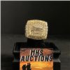 Image 1 : LOS ANGELES LAKERS 2000 "BRYANT" CHAMPIONSHIP REPLICA RING (ref433)