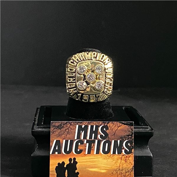 LOS ANGELES LAKERS 1987  JOHNSON  CHAMPIONSHIP REPLICA RING (ref434)