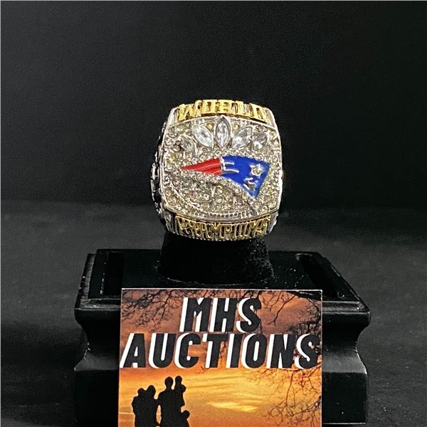 NEW ENGLAND PATRIOTS N.F.L 2016  BRADY  CHAMPIONSHIP REPLICA RING (ref657)