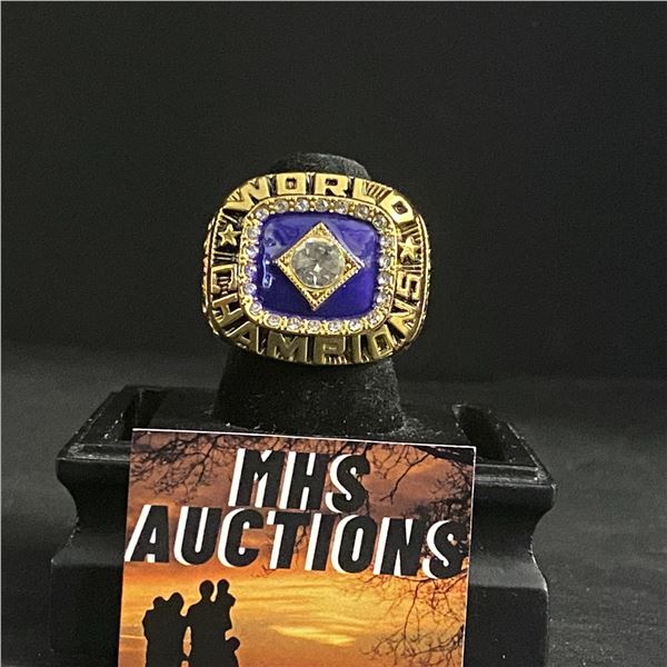 NEW YORK YANKEES M.L.B 1978 "JOHNSON" CHAMPIONSHIP REPLICA RING (ref553)