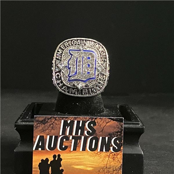 DETROIT TIGERS M.L.B 2012 "YOUNG" CHAMPIONSHIP REPLICA RING (ref582)