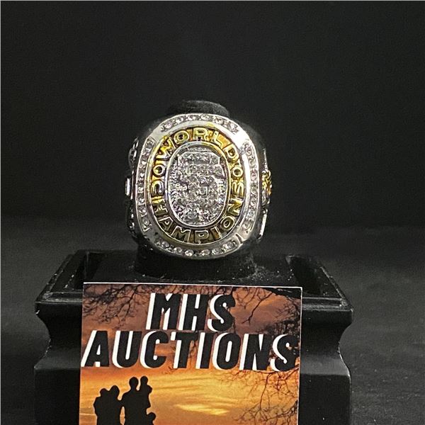 SAN FRANCISCO GIANTS M.L.B 2010 "BOCHY" CHAMPIONSHIP REPLICA RING (ref589)