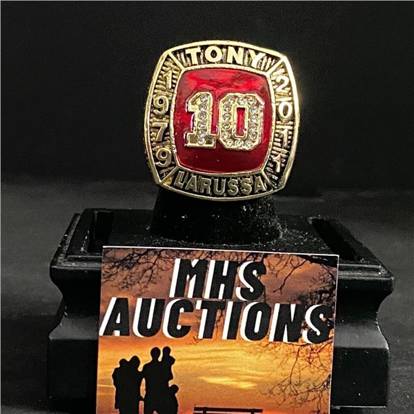 TONY LARUSSA #10 HALL OF FAME 1979-2011  3X CHAMPION  CHAMPIONSHIP REPLICA RING (ref919)