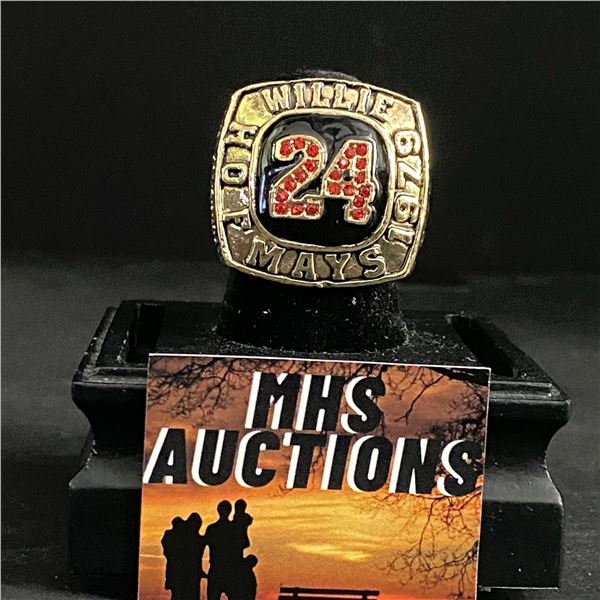 WILLIE MAYS #24 HALL OF FAME 1979  302 BATTING AVERAGE  CHAMPIONSHIP REPLICA RING (ref933)