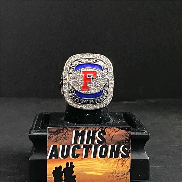 FLORIDA GATORS CHAMPIONS 2008  TEBOW  NATIONAL CHAMPIONSHIP REPLICA RING (ref1042)