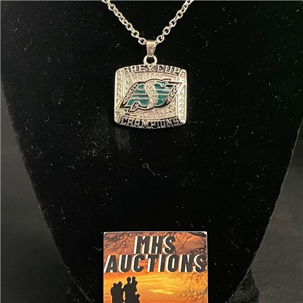 SASKATCHEWAN ROUGHRIDERS 2007 C.F.L CHAMPIONSHIP NECKLACE (ref1124)