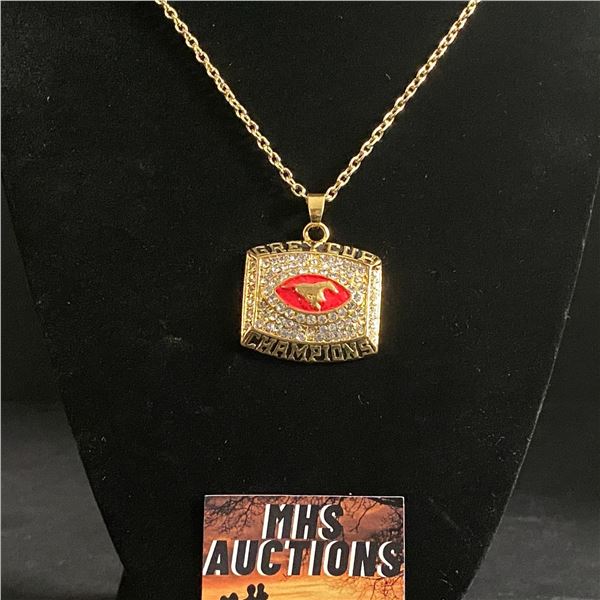 CALGARY STAMPEDERS 2001 C.F.L CHAMPIONSHIP NECKLACE (ref1126)