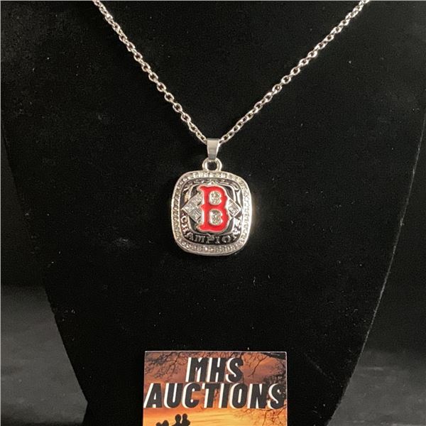 BOSTON RED SOX 2004 M.L.B CHAMPIONSHIP NECKLACE (ref1137)