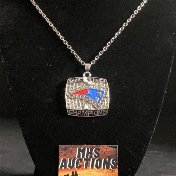 NEW ENGLAND PATRIOTS N.F.L 2001 CHAMPIONSHIP NECKLACE (ref1180)