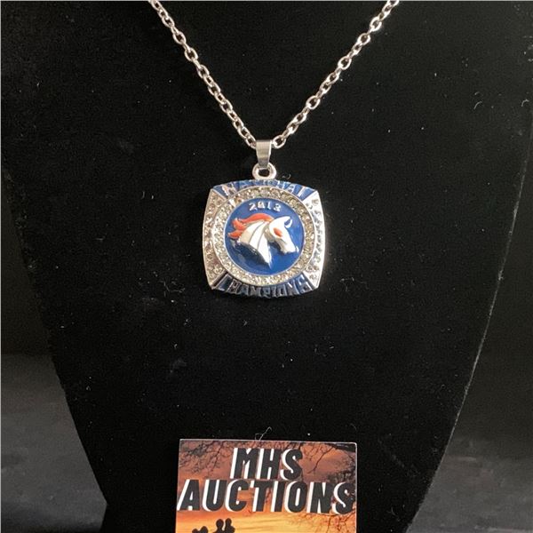 DENVER BRONCOS 2013 N.F.L CHAMPIONSHIP NECKLACE (ref1193)