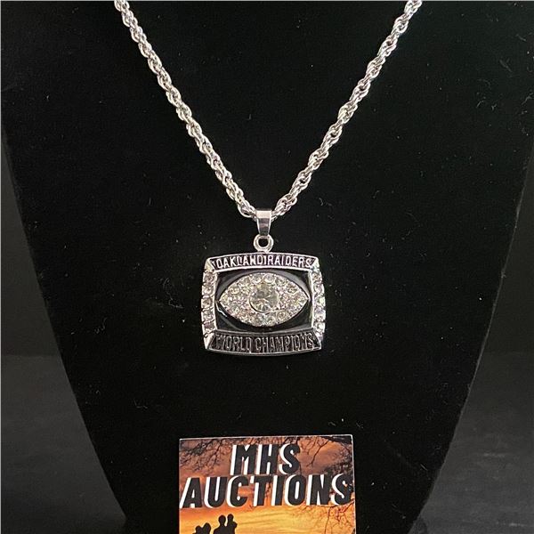 OAKLAND RAIDERS N.F.L 1976 CHAMPIONSHIP NECKLACE (refR34)