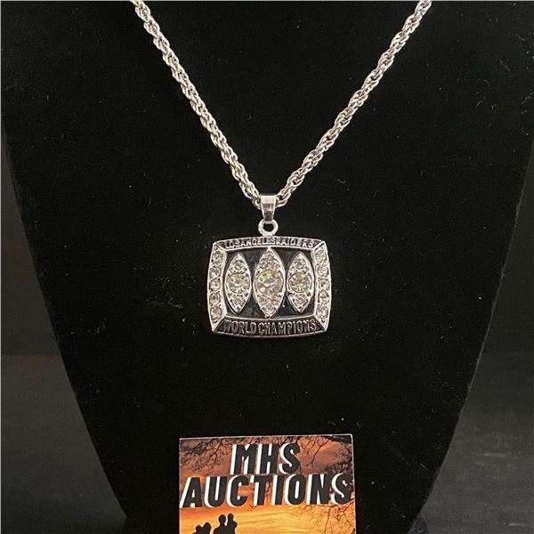 OAKLAND RAIDERS N.F.L 1983 CHAMPIONSHIP NECKLACE (refR35)