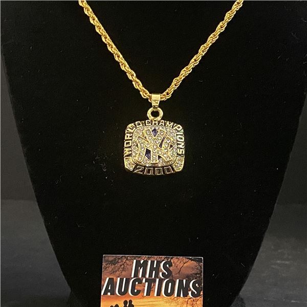 NEW YORK YANKEES M.L.B 2000 CHAMPIONSHIP NECKLACE (refR48)