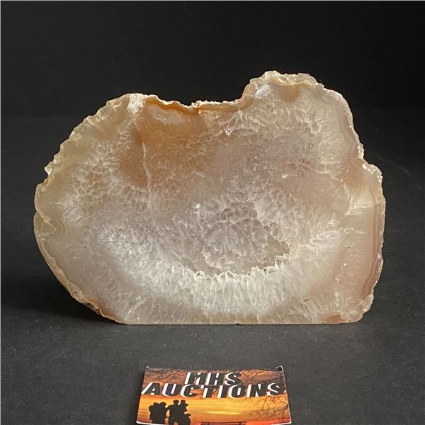 AGATE POLISHED ONE SIDE CRYSTAL ROCK