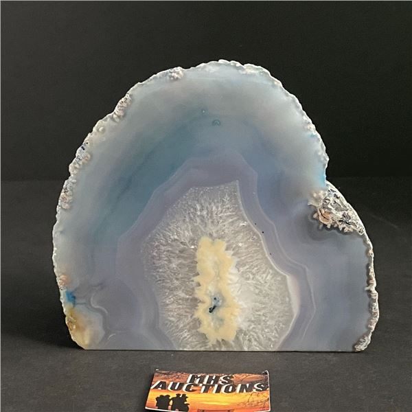 AGATE POLISHED ONE SIDE CRYSTAL ROCK