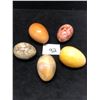 Image 1 : 5 Alabaster Decorative Eggs one has chips