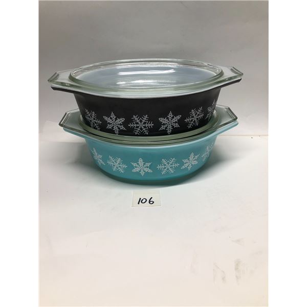 2 NICE Pyrex Snowflake 1.5 Qt Casseroles With Lids 043 One lid has chip