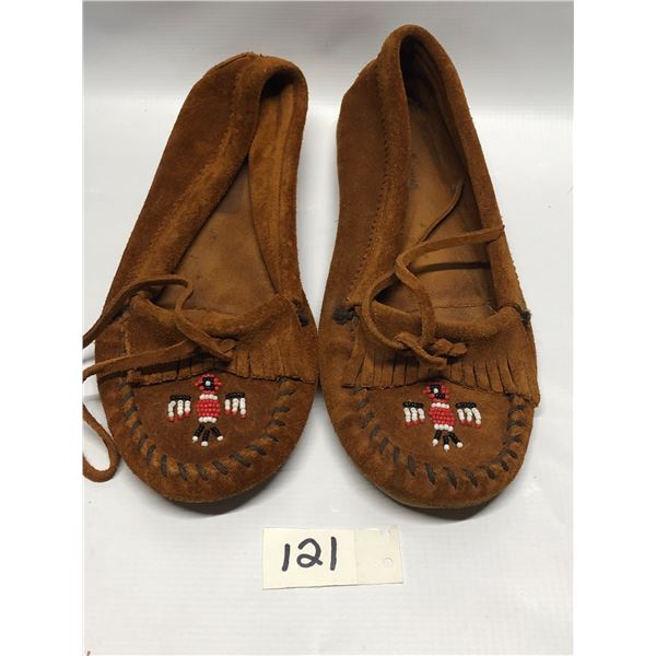 First Nations Style Minnetonka Dominican Republic Beaded Moccasins Sz 9