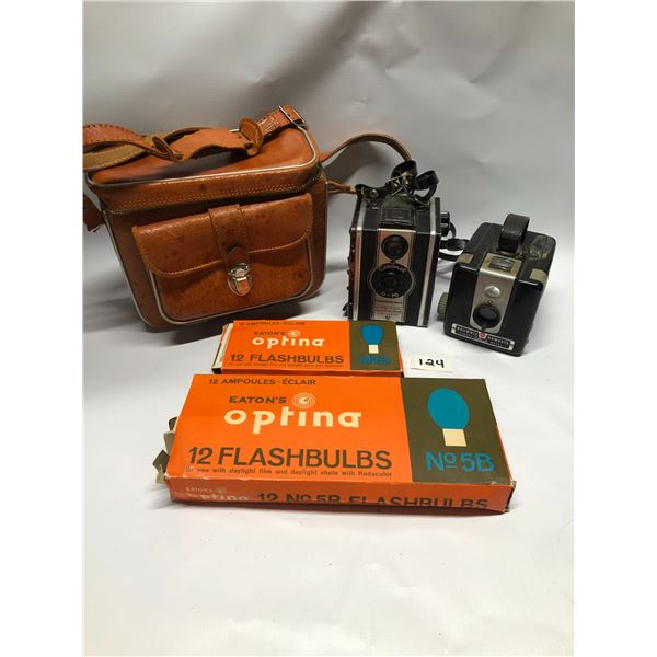 Vintage Camera items Brownie Hawkeye Coronet D-20 Bulbs Case