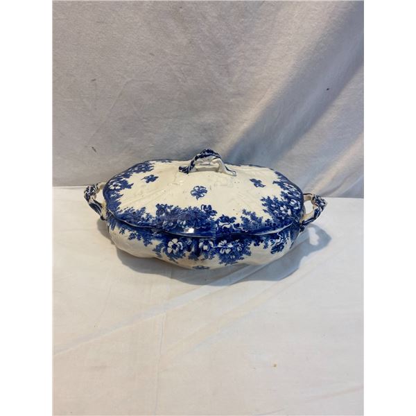 Primrose Stanfordshire England lidded dish