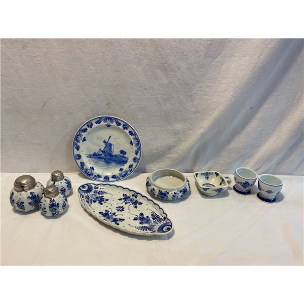 Delft items one egg cup has chip
