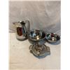 Image 1 : Water pitcher, juicer and bowls