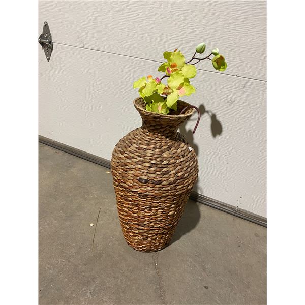 Wicker basket decor