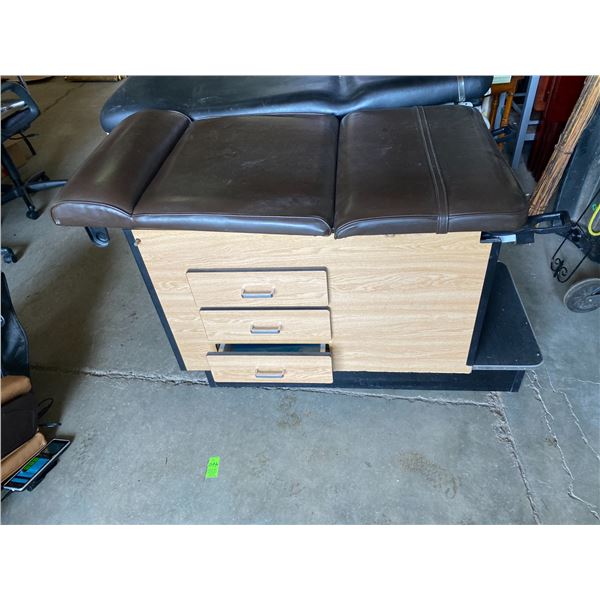 Medical bed/ massage bed
