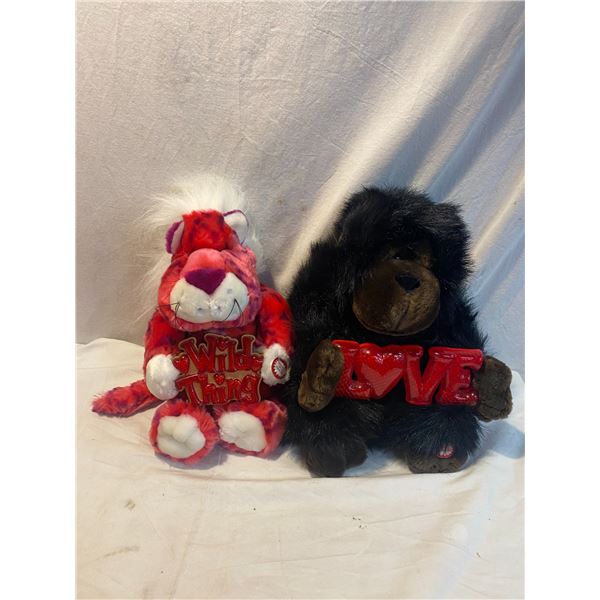 Stuffies one needs batteries