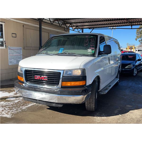 2014 GMC Savana Cargo