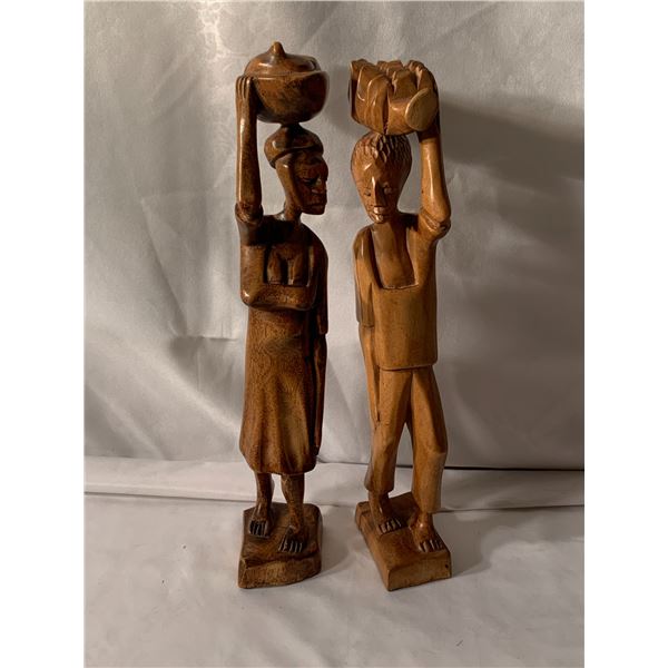 2 Wooden Statues