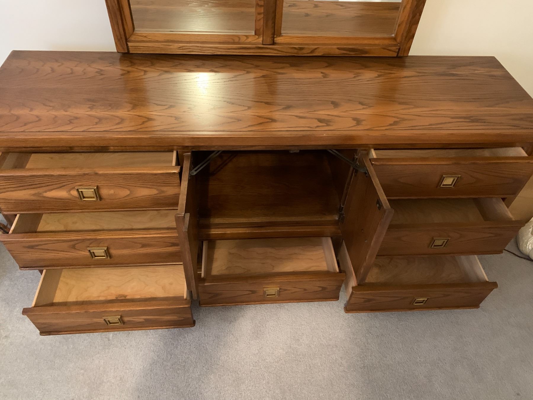 5 piece HPL Mobilier Furniture Made in Canada Bedroom Set Dark Oak