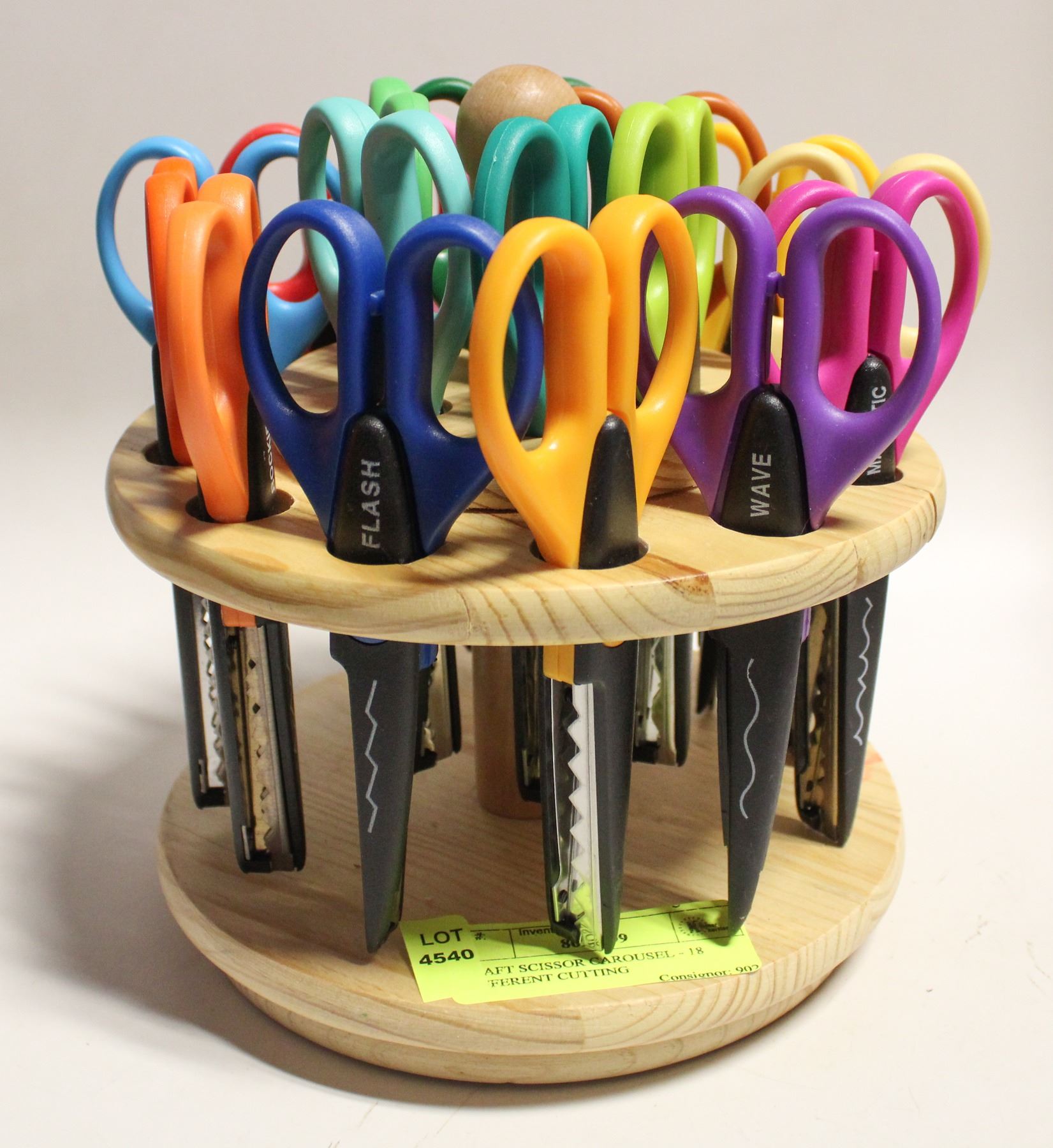 Craft Carousel Scissors CRAFT SCISSOR CAROUSEL - 18 DIFFERENT CUTTING