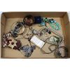 Image 1 : FLAT OF ASSORTED COSTUME JEWELLERY