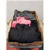 Image 1 : CLOTHING LOT: INCLUDES LULULEMON HOODIE, YOGA