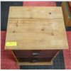 Image 2 : 2 DRAWER WOOD & METAL FILING CABINET 16" X 13.5" X