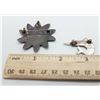 Image 3 : ESTATE 925 SILVER LOT OF ONYX FISH & FLOWER BROOCH