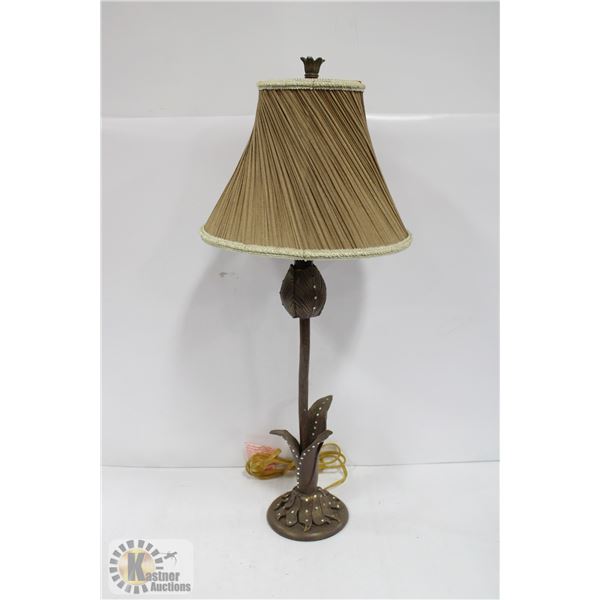 SHOW HOME LAMP 34"