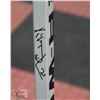 Image 2 : SHERWOOD PMP 8530 AUTOGRAPHED HOCKEY STICK