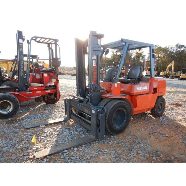 NISSAN F04D40HV Forklift - Mast