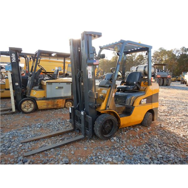 CAT C6500 Forklift - Mast