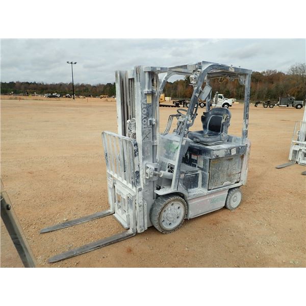 TOYOTA 8FBCU25 Forklift - Mast