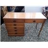 Image 1 : Desk W/4 Drawers