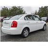 Image 8 : B5 --  2010 HYUNDAI ACCENT GLS , White, 127826 KM's