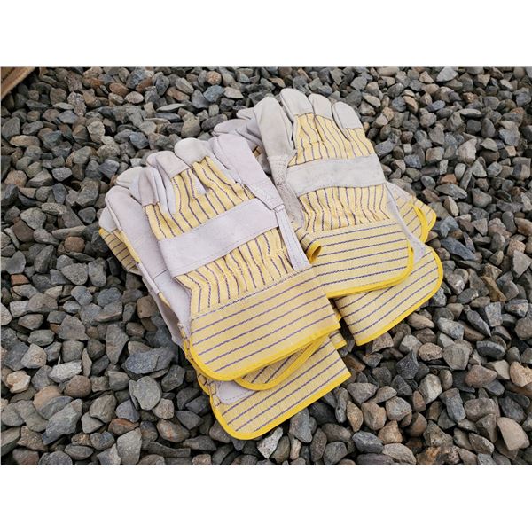 Lot of Ten Work Gloves