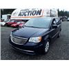 Image 1 : E4 --  2013 CHRYSLER TOWN & COUNTRY TOURING, Blue, 276687 KM's