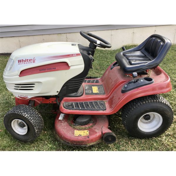 WHITE INDUSTRIAL PLUS L-170AD 42 INCH 17 HP RIDING MOWER