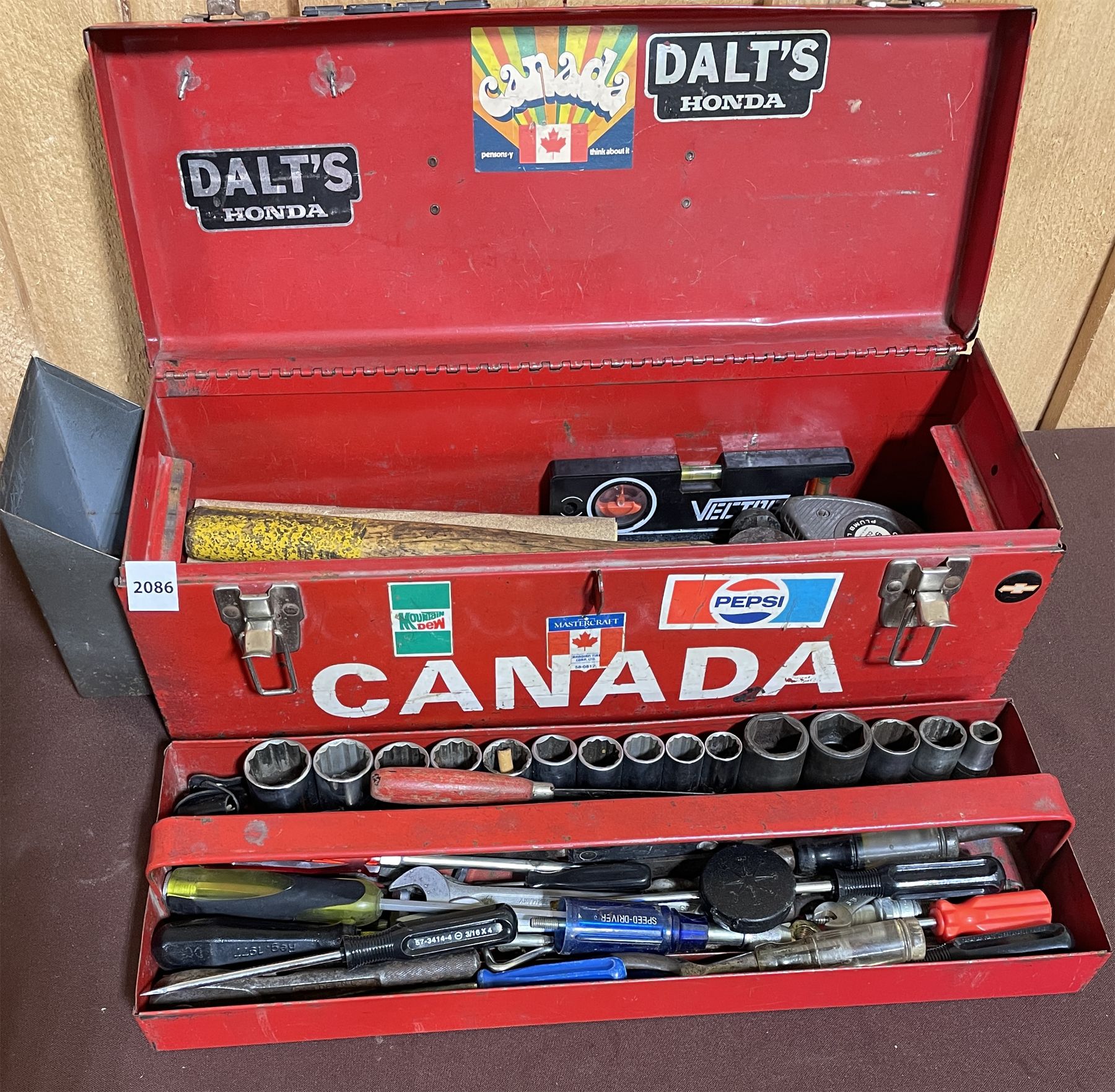 METAL TOOL BOX W/ CONTENTS - IMP 1/2 DRIVE SOCKETS, ETC.