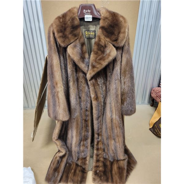 The Fur Shop - Women's Mink Jacket Size Unknown