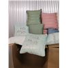 Image 2 : 12 Decorative Throw Pillows